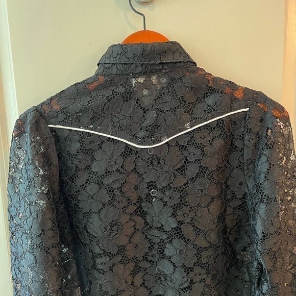 Divine Heritage Western Lace Pearl Snap Blouse - Picture 9 of 16